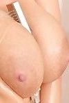 Katerina Tits है कुछ शॉवर मज़ा के साथ उसके विशाल प्राकृतिक स्तन