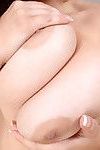 لطيف فرخ في مايكرو تنورة إطلاق العنان ضخمة الطبيعية الثدي قبل ضجيجا كبير ديك
