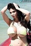 Amy anderssen in bikini