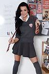 服 女子学生 Ali フレッチャー - ビクトリア ポーター 服を脱ぐ のための ヌード Pics