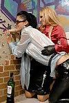 Stacy Argento & Nessa Diavolo sono in Viscido completamente Vestito gloryhole divertente