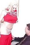 böse blonde cheerleader Tatjana geben ein nass und tief blowjob