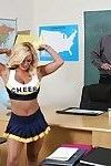 Grande sballato Cheerleader Shyla stylez ha alcuni Anale divertente Con due tosti ragazzi