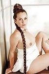 एकल लड़की Allie धुंध baring सुन्दर स्तन के दौरान Cosplay पॉर्न स्टार फोटो गोली मार