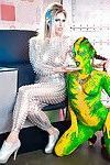 kinky Cosplay modelleri Eva Parcker ve Tiffany Bebek Git Kız Üzerinde Kız