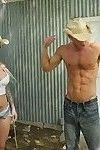 cowgirl Christy Mack besoins Un Cowboy à l'intérieur de Son