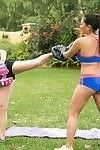 Adriana luna und Megan Regen hatte ein karate Ausbildung und heiß Aufgeregt und zufrieden