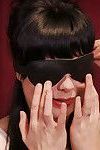 تعلم كيف الحسية الحرمان باستخدام blindfolds, earphones, رئيس boxes, و المزيد