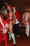 दुष्ट क्रिसमस हिस्सा समूह सेक्स के साथ किशोरी आकर्षक एड्रियन माया और दे