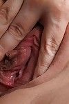 procace rossa grassi Ember Rayne spread Peloso milf figa per masturbazione