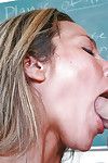 haan zuigen model Adriana Deville was Geboord in haar strak keel