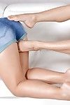 hotties Lily G und Diana Dolce masturbieren geil Fotzen Mit bare Füße