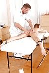 euro tiener geniet massage met veel van haan naar verslinden Beide haar gaten