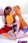 Daphne y Velma de Scooby Doo lesbianas COSPLAY Con La armonía re