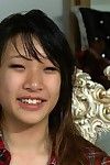 18yr viejo Asiático porno Virgen pide a obtener gangbanged