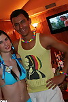 có sừng Đại học học sinh ban nước thánh này trong nhóm tình dục trong một Hawaii themed bữa tiệc