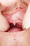 lusty La ginecomastia enfermera en rojo medias la difusión de su rosa agujero en Cerca de hasta
