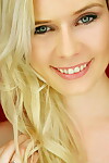 mooi Blond lynn kross :crèmes: haar strak split in sexy kousen