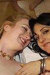 Biseksueel amateurs Aaliyah en Jennifer nemen gezichtsbehandelingen in een gangban