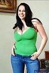 सेक्सी खूबसूरत विशालकाय महिला पत्नी Gianna माइकल्स खुलासा बड़े पैमाने पर स्तन और गांड