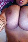 बाद गोलमटोल यूरो महिला Leanne क्रो उजागर बड़े पैमाने पर स्तन में घर का बना selfies