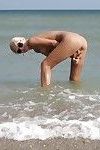 Amatoriale metraggio da il Spiaggia Con nudo giovani bionda Ragazza