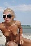 Amatoriale metraggio da il Spiaggia Con nudo giovani Bionda Ragazza