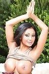 Priya Anjali 莱 在 她的 性感的 迷你 Jean 裙子 和 迷彩 罐 top!