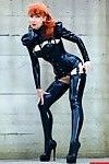 redhead meesteres in latex