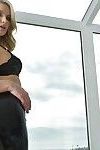 hot Babe Anikka Albrite loodsen latex rok voor voor spelen pornstar kont