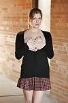 एमेच्योर 'अब्बे दे बड़े प्राकृतिक छात्रा स्तन ढीला सड़क पर में मोजे