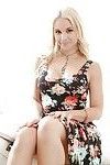 Великолепный блондинка Сара Авто Полоски Платье в раскрыть огромный сиськи & Приятно Зад