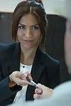 sexy latina amplio Isabella Consigue su Peludo Coño Perforado en el oficina