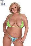 Chubby woman posing in bikini