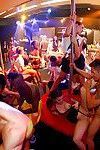 teilweise geschlossen vixens genießen betrunken Sex Orgie bei die Wild Cfnm party