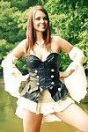petite chick Bailey in haar sexy piraat Jurk met corset