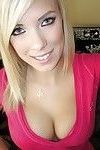 blonde teen Babe Britney Beth Strippen zu zeigen Ihr hooters und pussy