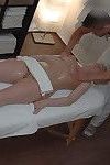 geil Frau bekommt Knallte während ein massage