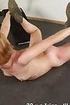 सेक्सी एमेच्योर सुनहरे बालों वाली नग्न व्यायाम