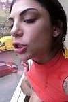 Bonnie Pourri baise et gicle dans public