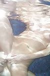 блондинка евро порнозвезда Принимая Хардкор Стучать Подводный в плавание бассейн