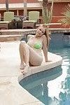 Indica greenly pose dans bikini