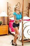 Babe milf Kleio Valentien is showing off her amazing naked shape