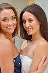 dwa sexy lesbijki nastolatki Ciesz się Pokazując off ich orgazm Bobrów
