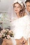 아내가 더블 엿 에 결혼식 에 복고풍 르 사진
