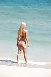 Пляж вуайерист шпионы мокрые блондинка Детка ума Джоли и ее фат Зад в бикини