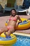 Franco Playa los adolescentes Topless disfrutando de el sol Topless tomar el sol