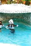 Nikky Thorne ha alcuni bagnato completamente Vestito piscina divertente Con herfriend
