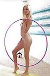 elastyczny Blondynka cutie Piper Perry robić joga postawy w lycra