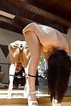 Topless Bruna pulcino Gabriella Paltrova pizzicare Il suo Proprio capezzoli